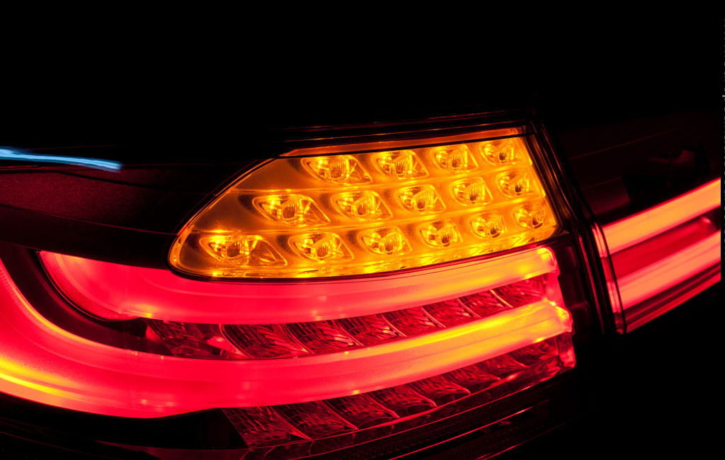 Chevrolet Tail Lights (GM2800166) REGIONMAX LIGHTUPUS.